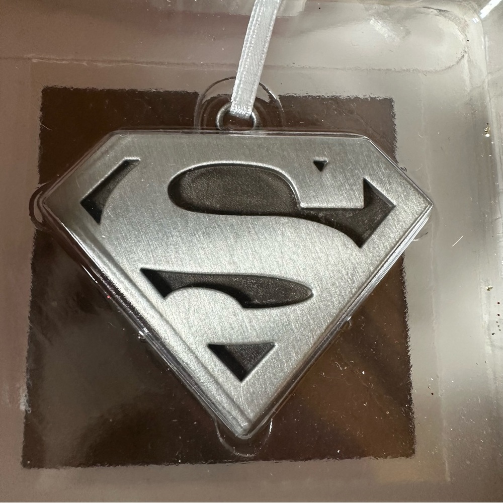 Hallmark Superman DC Comics Premium Metal Christmas Tree Ornament - Picture 2 of 6